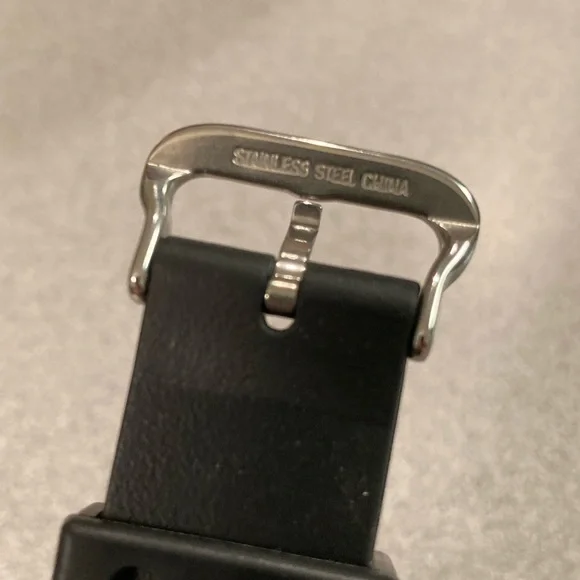 Vintage Casio Arnie, AMW-320, new battery, works great, rubber strap - Picture 7 of 7